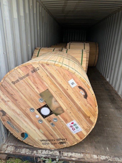 FiberHome Telecommunication Technologies Co., Ltd. - gyfs-24 g.652d - 13,000' drum - Outdoor armored single-mode fiber optic cable with 24 cores,